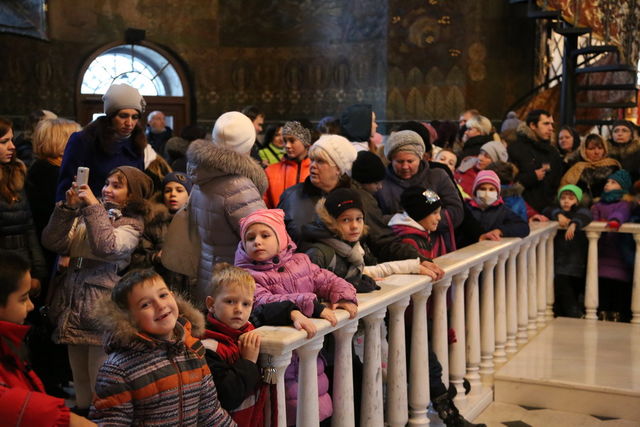 Для детей устроили праздник. Фото: пресс-служба К-П Лавры