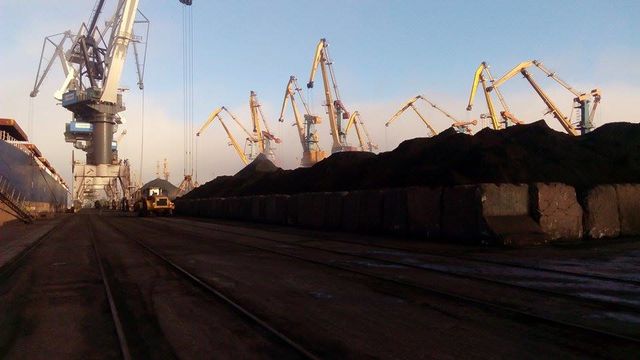 В Одессу прибыла первая партия угля из ЮАР. Фото: Д.Сидоровская