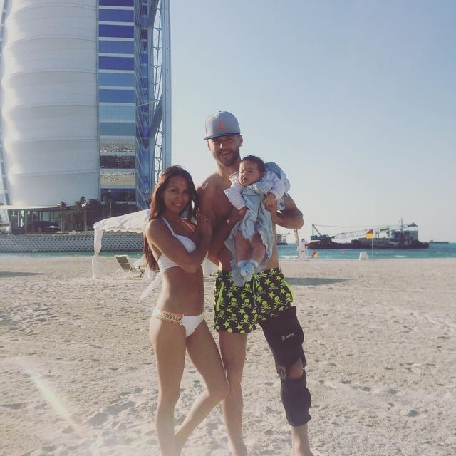 Ярмоленко в Дубаї з дружиною і молодшим сином