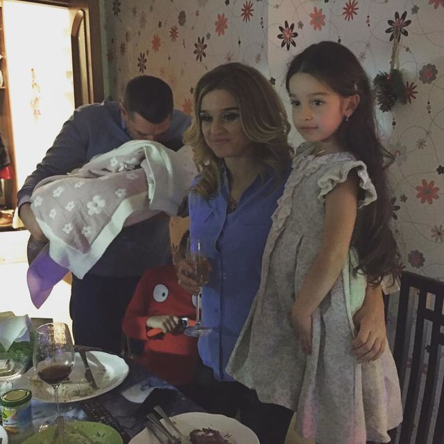 Ксенія Бородіна з сім'єю. Фото: Instagram