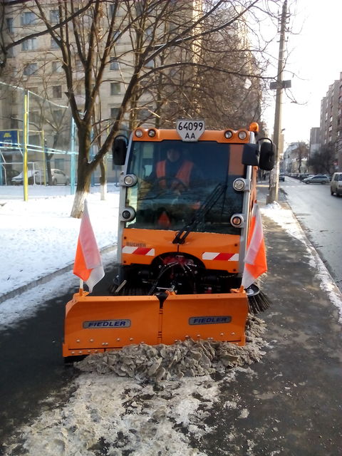 <p>Техніка для прибирання снігу. Фото: kievcity.gov.ua</p>