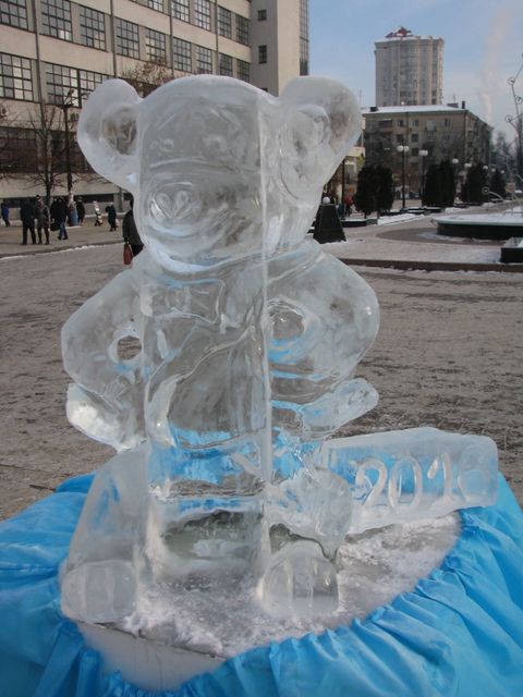Ледяной символ 2016 года. Фото: М. Иванов