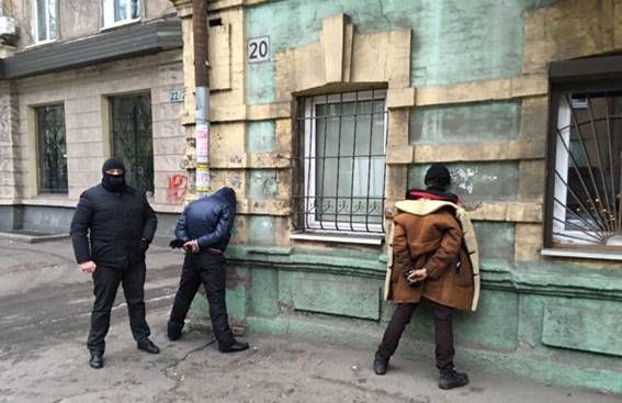 Фальшивомонетчиков задержали. Фото: dp.npu.gov.ua