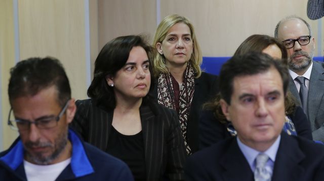 Испанскую принцессу решили посадить на скамью подсудимых. Фото: AFP