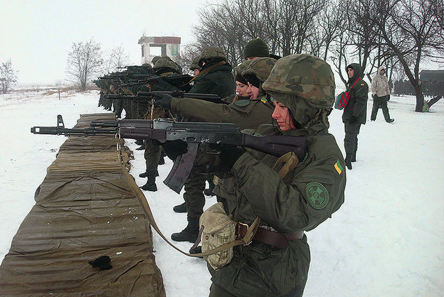 <p>У 2015 році в армію на контракт закликали рекордну кількість харків'янок. Фото: ngu.gov.ua</p>