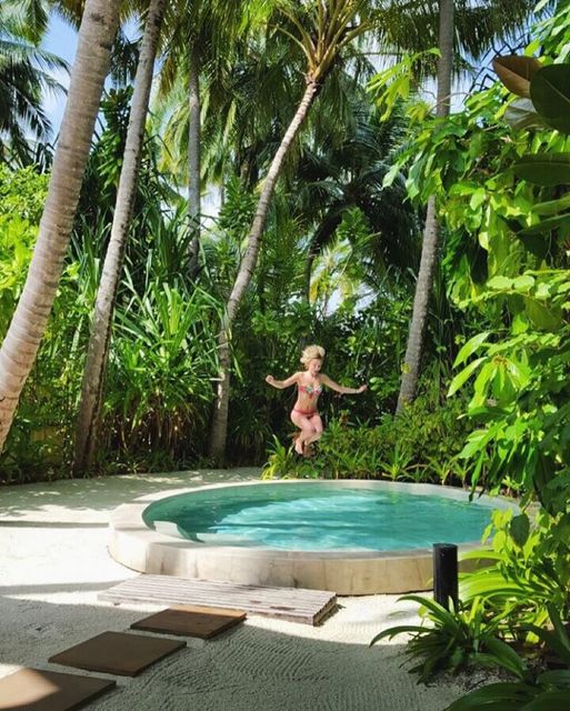 Полина Гагарина с сыном Андреем и мужем Дмитрием Исхаковым отдыхает на солнечных Мальдивах. Фото:Instagram