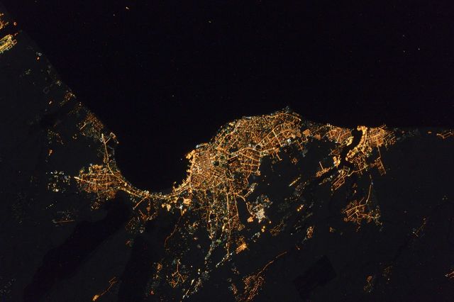 Так выглядит ночная Одесса из космоса. Фото: vk.com/iss_volkov