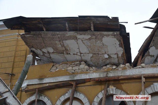 Обрушилось здание. Фото: novosti-n.org
