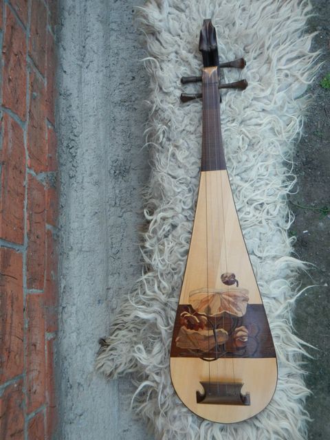 Китайская пипа на 4 струны. Фото из архива И. Горбова