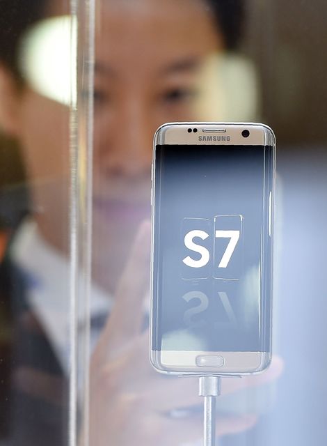 <p>Samsung офіційно представив нові смартфони і панорамну камеру, фото AFP</p>