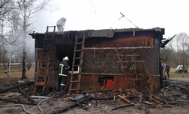Пожар унес жизни троих детей. Фото: пресс-служба ГСЧС