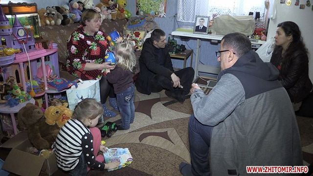 Ольга Фурман с детьми. Фото: zhitomir.info