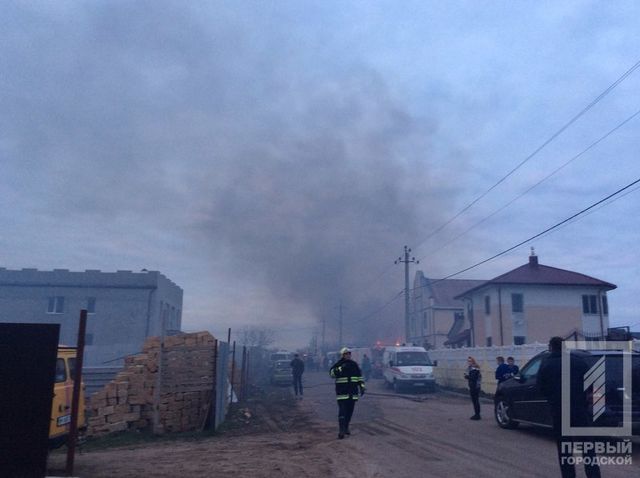 <p><span>На місці вибуху. Фото: 1tv.od.ua, trassae95.com, news-for.me</span></p>