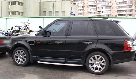 <p>Столичні поліцейські з'ясували, що за кермом позашляховика перебував 42-річний водій. Фото: kyiv.npu.gov.ua</p>