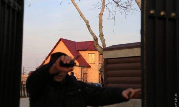 Бизнесмена в Беляевке расстрелял из окна отеля киллер, полиция объявила план "Перехват". Фото: 7 канал, Думская, od.npu.gov.ua
