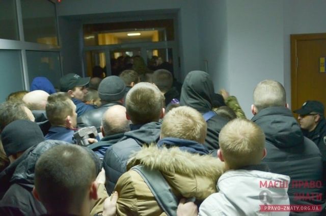 <p>У Броварах сесія міськради перетворилася на масову бійку, фото brovary.pravo-znaty.org.ua</p>