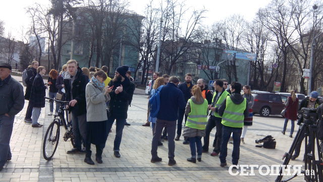Акция на Михайловской площади. Фото: Дарья Нинько