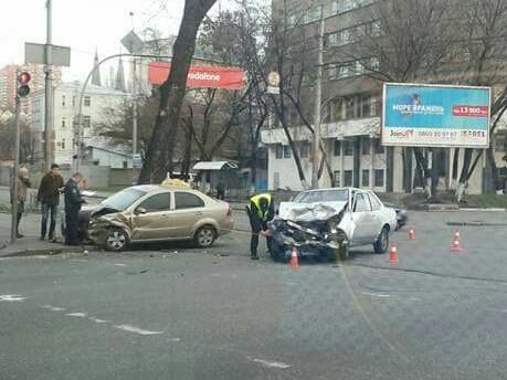 В ДТП на Федорова пострадали четыре человека, фото Влад Антонов