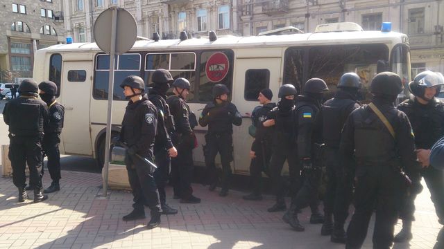 В Киеве захватили отель "Лыбидь". Фото: С.Панюшкина