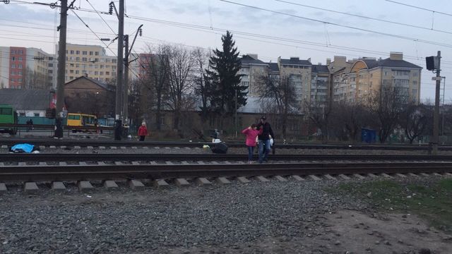 <p><span>Під Києвом на переїзді потяг розірвав жінку-порушника. Фото Ганна Ситник</span></p>