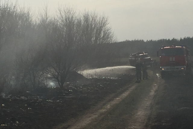 В Харьковской области горел аэродром. Фото: ГСЧС
