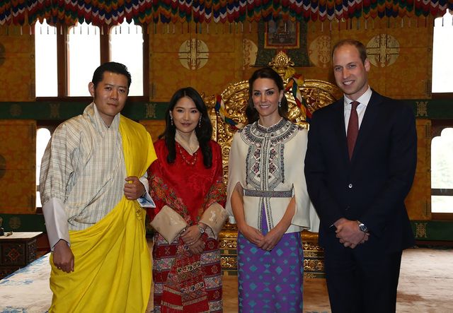 Кейт и Уильям прилетели в Бутан. Фото: AFP