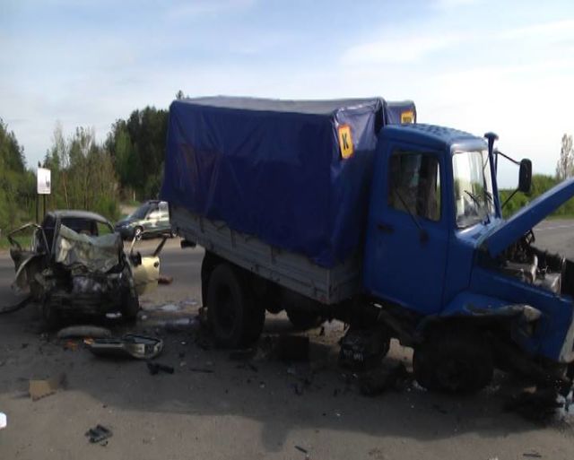<p>Вантажівка Нацгвардії вбила двох військових. Фото: В.Миколайчук</p>