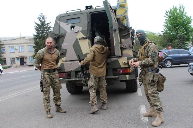 <p>В Одесу вже прибули щонайменше 300 бійців полку "Азов", фото УП</p>