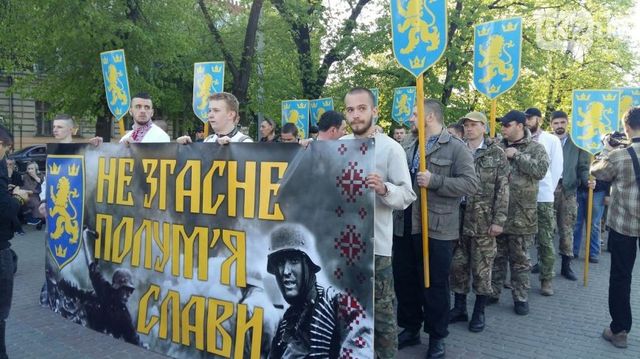 Во Львове прошел традиционный парад вышиванок , фото  032.ua