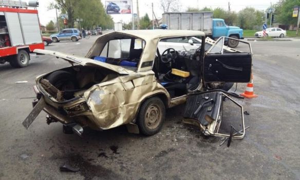 <p>У Харкові зіткнулися два автомобілі, постраждали п'ятеро людей, фото: 057.ua</p>