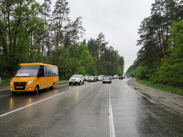 Машины столкнулись на мокрой дороге. Фото: А.Ракитин