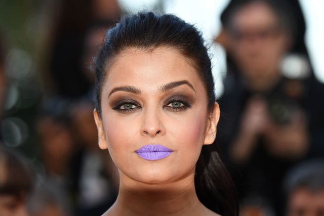 В Каннах удивились цвету губ актрисы. Фото: AFP