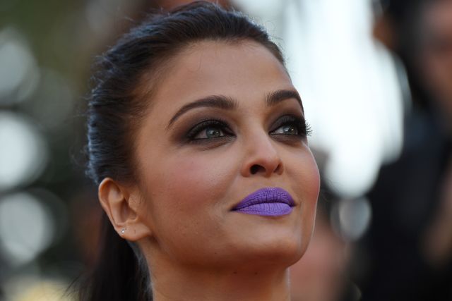 В Каннах удивились цвету губ актрисы. Фото: AFP