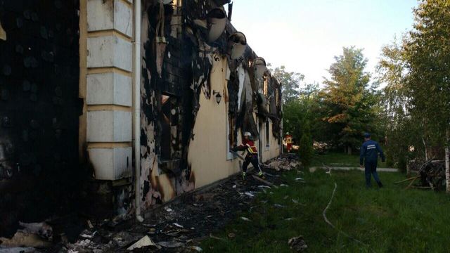 Под Киевом произошел пожар в доме, в котором временно проживают 35 пожилых людей. Фото: ГСЧС