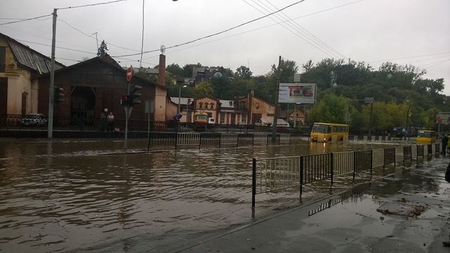 Улицы Львова после потопа. Фото: соцсети.