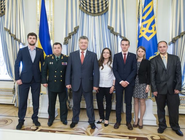 Президент подписал закон, который вводит систему ProZorro для закупок в оборонной сфере, фото president.gov.ua