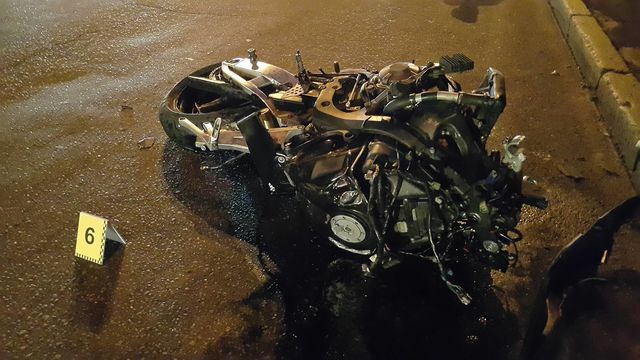 ДТП в Киеве: байк разорвало на части, водителя отбросило на 40 метров, фото В. Антонов/Сегодня.ua