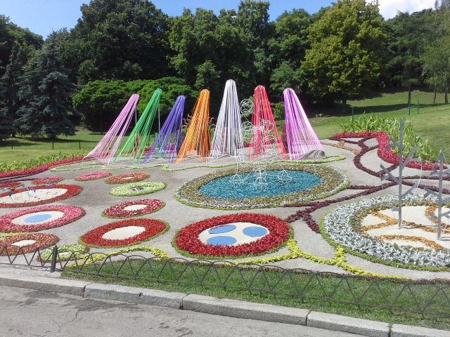 <p>На Співочому полі в Києві пройде виставка квітів. Фото: facebook.com/zelenbud</p>