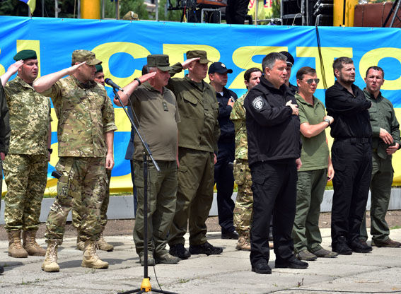 Мариуполь отметил годовщину освобождения. Фото: полиция