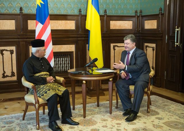 <p>Порошенко прийняв вірчі грамоти у послів 5 країн, фото president.gov.ua</p>