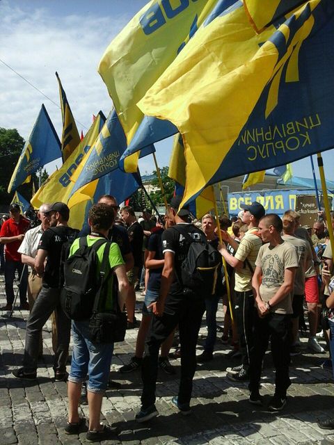 В Харькове проходит пикет добровольцев. Фото: А. Макаренко
