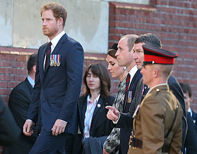 Герцогиня показала стильный образ. Фото: AFP