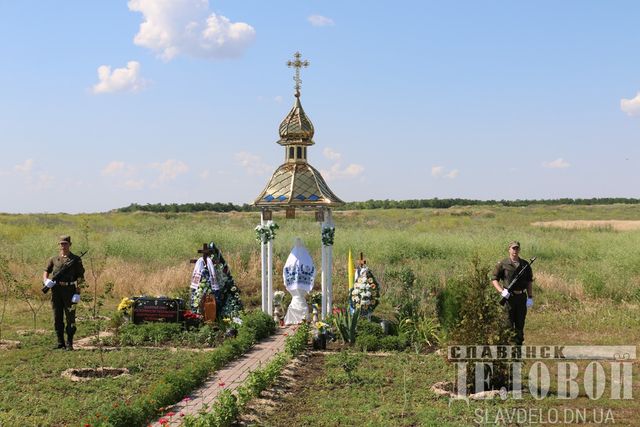 На горе Карачун установили часовню Покровы Пресвятой Богородицы. Фото: slavdelo.dn.ua