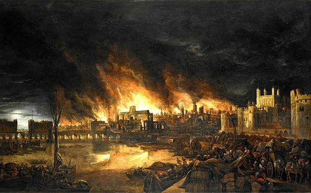 Велика пожежа в Лондоні 1666 року, яка знищила 13 500 будинків і 87 церков, включаючи Собор святого Павла, почалася в пекарні Томаса Фаррінера на вулиці Паддінг-лейн. В ті часи була поширена думка, що підпал вчинив французький шпигун, але найімовірніше займання сталося через недбалість пекаря.