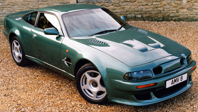 Aston Martin V8 Vantage Le Mans (1999). В конце 90-х в Aston Martin создали один из мощнейших автомобилей в мире — V8 Vantage Le Mans. К движку V8 добавили два суперчарджера, и тот стал выдавать 600 л. с. Результат (322 км/ч) поражал воображение.<br />
