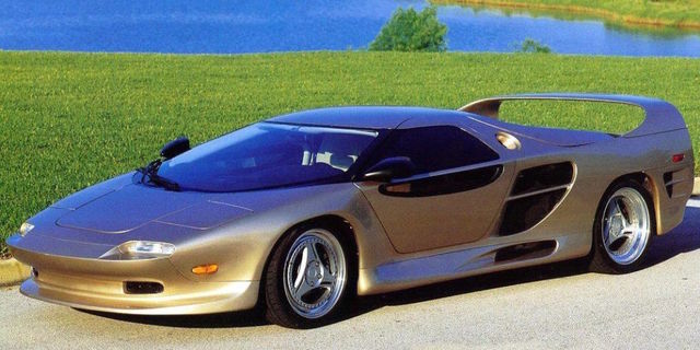 Vector M12 (1995). После выпуска W8 Twin Turbo в Vector решили взять базу от Lamborghini и создать M12. Если Diablo для вас слишком обыденная модель и вы хотите суперкар посерьёзнее, Vector M12 — то, что нужно.