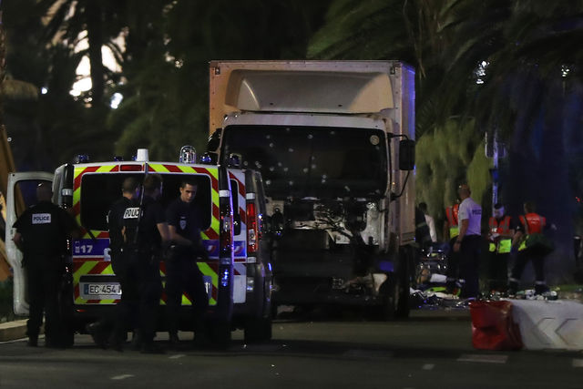 Жертвами атаки стали 77 человек, в том числе дети, фото AFP