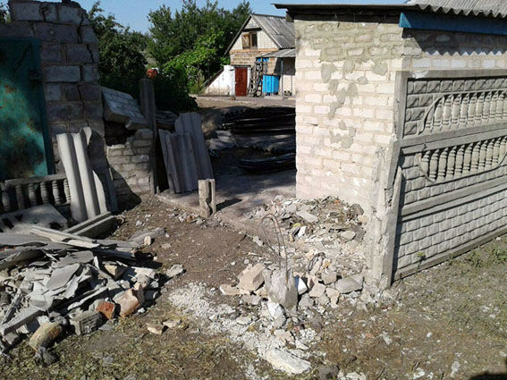 Боевики обстреляли Марьинку. Фото: полиция