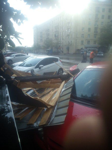 Непогода потрепала Харьков. Фото: соцсети