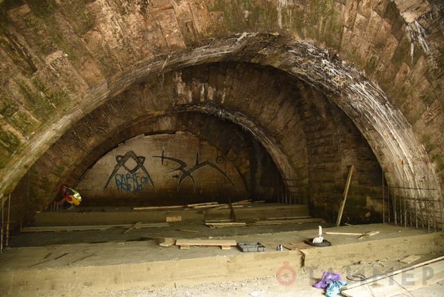 <p><span>Комунальники реставрують підземелля під Потьомкінськими сходами. Фото: timer-odessa.net</span></p>